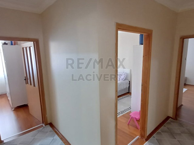 RE/MAX LACİVERT'TEN HİLALKENT'TE SATILIK 3+1 LÜKS ARAKAT DAİRE