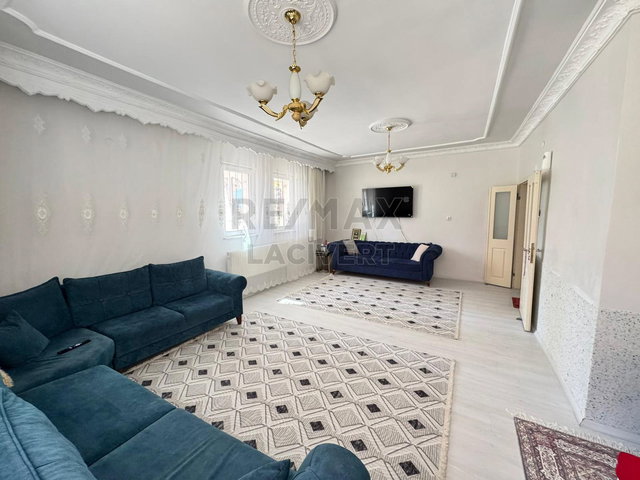 RE/MAX LACİVERT'TEN DADAŞKENT MERAL AVM YAKINI 3+1 SATILIK DAİRE