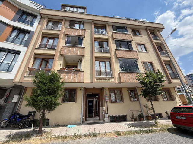 REMAX'TAN MAHMUTBEY METROYA YAKIN SATILIK KREDYE UYGUN 2+1 DAIRE