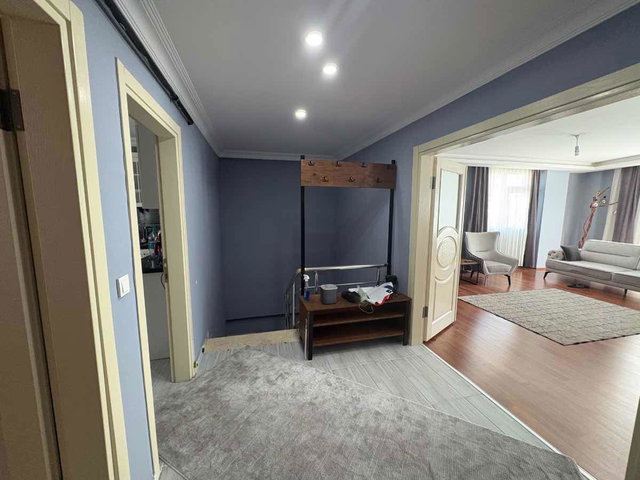 ÇAYIROVA İNÖNÜ MAHALLESİNDE EŞYALI KİRALIK 2+1 DAİRE