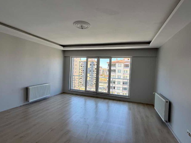 YEŞILÇAM CADDE'INDE 3+1 KIRALIK DAIRE