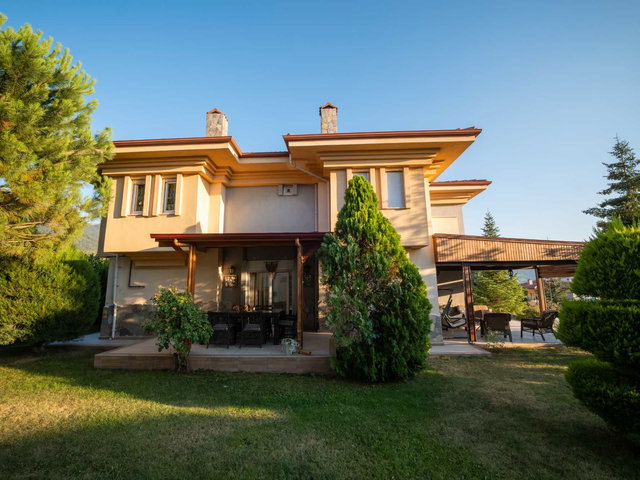 REMAX MODEL DEN CANKURTARAN CAN SİTESİNDE 653M² ARSA PAYLI SATILIK 5+1 VİLLA
