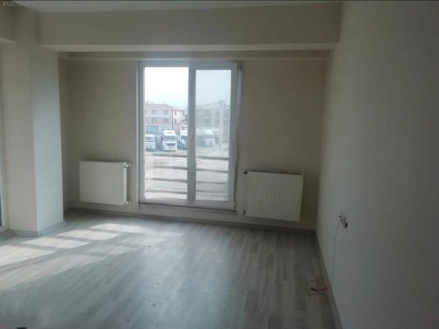 REMAX MAVİ'DEN ARİFİYE HANLI MAHALLESİNDE KİRALIK 2+1 DAİRE