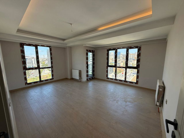 REMAX'TAN MAHMUTBEY'DE KIRALIK 3+1 SIFIR SITE DAIRESI