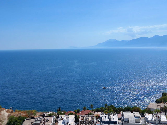 IŞIKLAR’DA PANORAMİK FULL DENİZ MANZARALI YABANCI SATIŞINA UYGUN 3+1 SATILIK DAİRE