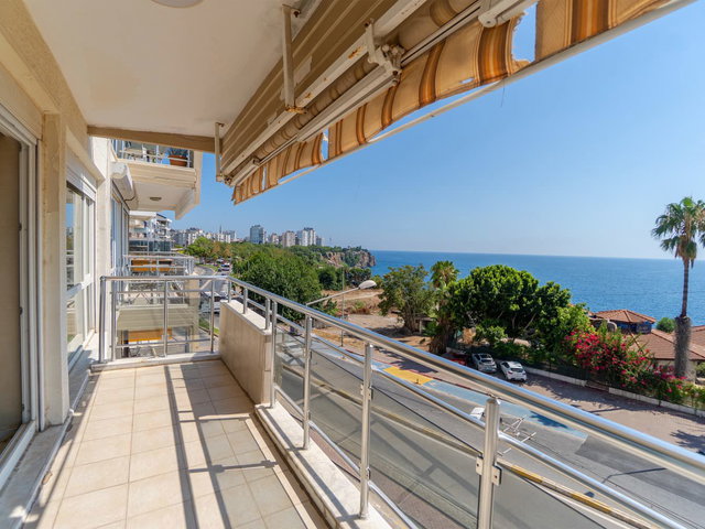 IŞIKLAR’DA PANORAMİK FULL DENİZ MANZARALI YABANCI SATIŞINA UYGUN 3+1 SATILIK DAİRE