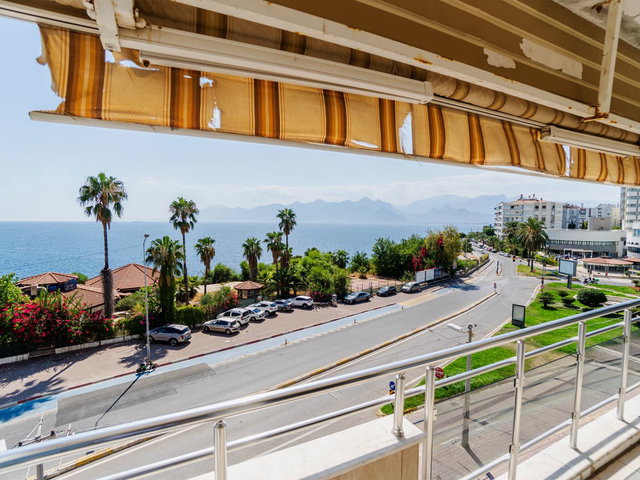 IŞIKLAR’DA PANORAMİK FULL DENİZ MANZARALI YABANCI SATIŞINA UYGUN 3+1 SATILIK DAİRE