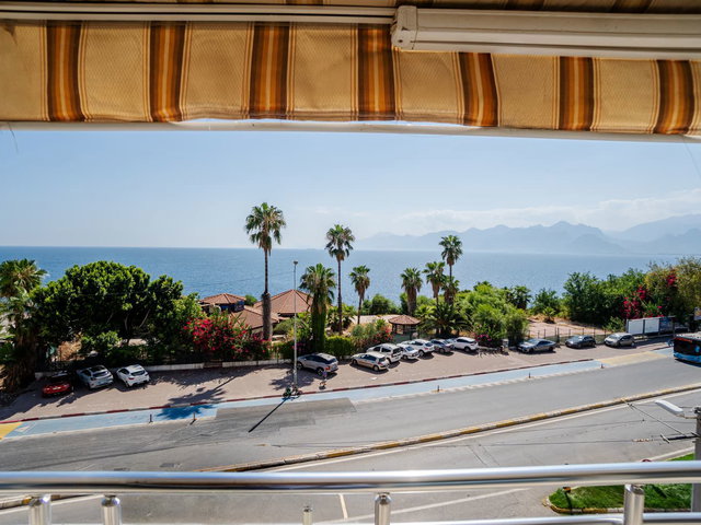 IŞIKLAR’DA PANORAMİK FULL DENİZ MANZARALI YABANCI SATIŞINA UYGUN 3+1 SATILIK DAİRE