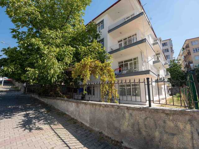 ABİDİNPAŞA MAH. LİMONLU SOKAKTA METRO YAKINI SATILIK 3+1 DAİRE
