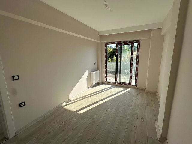 225 SEYREK MERKEZDE SIFIR BİNADA SATILIK 1+1 DAİRE