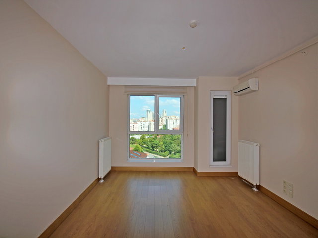 ATAŞEHİR AĞAOĞLU SKY TOWERS KİRALIK YÜKSEK KAT ÖNÜ AÇIK 1+1