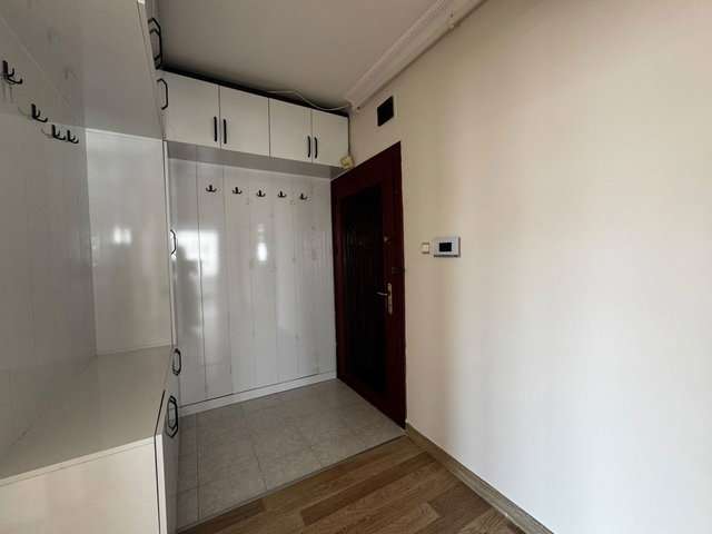 REMAX PALM'DEN MENDERES MAH.REHBER 2 SİTESİNDE GENİŞ 3+1 DAİRE
