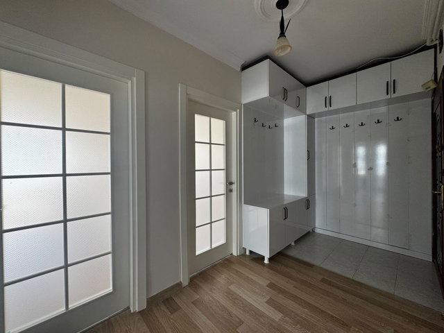 REMAX PALM'DEN MENDERES MAH.REHBER 2 SİTESİNDE GENİŞ 3+1 DAİRE