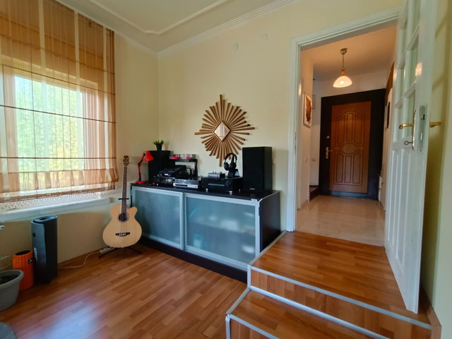 SAĞLIK KENT SİTESİNDE BÜYÜK ARSA PAYLI VE YEŞİL ALANLI 5+1 VİLLA
