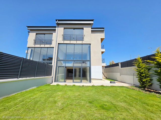 AHLATLIBEL’DE SIFIR 6+2 LÜKS VİLLA | 290 M² | YERDEN ISITMA | 4 CEPHE