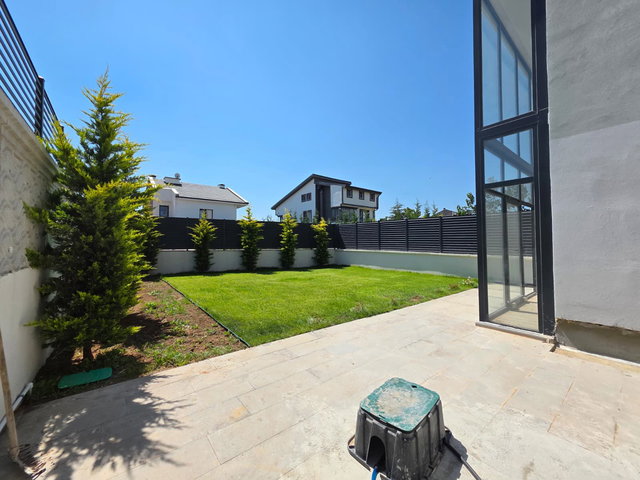 AHLATLIBEL’DE SIFIR 6+2 LÜKS VİLLA | 290 M² | YERDEN ISITMA | 4 CEPHE
