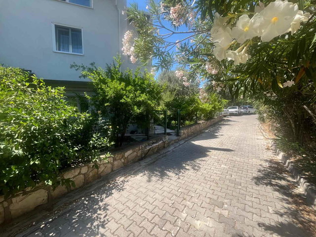 URLA BIN KONUTLAR’DA DOĞA İLE İÇ İÇE, HAVUZLU VE GENIŞ BAHÇELI KIRALIK ÖZEL VILLA​