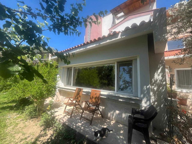 URLA BIN KONUTLAR’DA DOĞA İLE İÇ İÇE, HAVUZLU VE GENIŞ BAHÇELI KIRALIK ÖZEL VILLA​