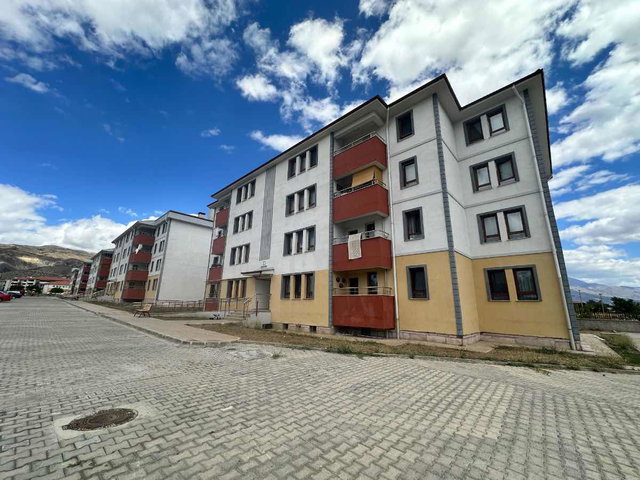 REMAX DEM'DEN DEMİRKENTTE SATILIK 2+1 GENİŞ DAİRE