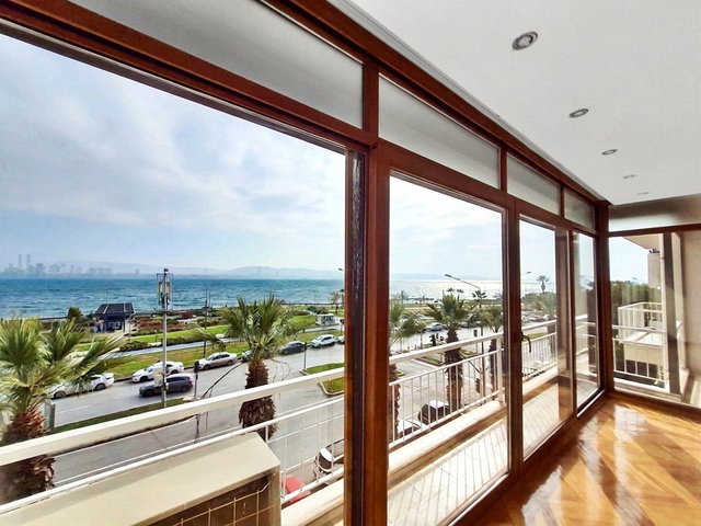 İZMIR KARŞIYAKA YALISINDA FULL DENIZ MANZARALI, OTOPARKLI 4+1