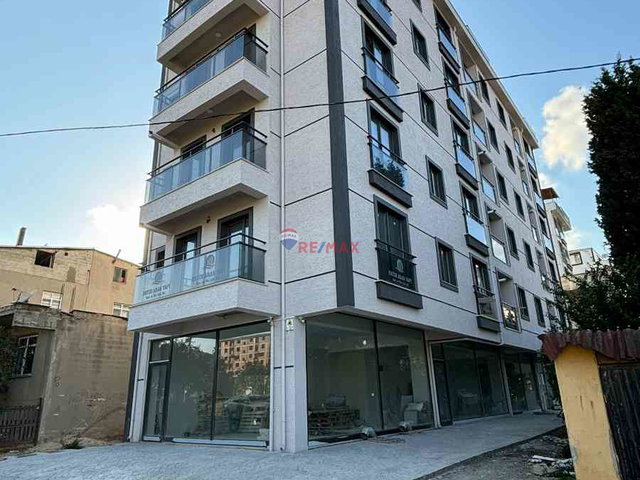 PENDİK GÜLLBAĞLARDA SATILIK İSKANLI ARAKAT 2+1 DAİRE 90M2