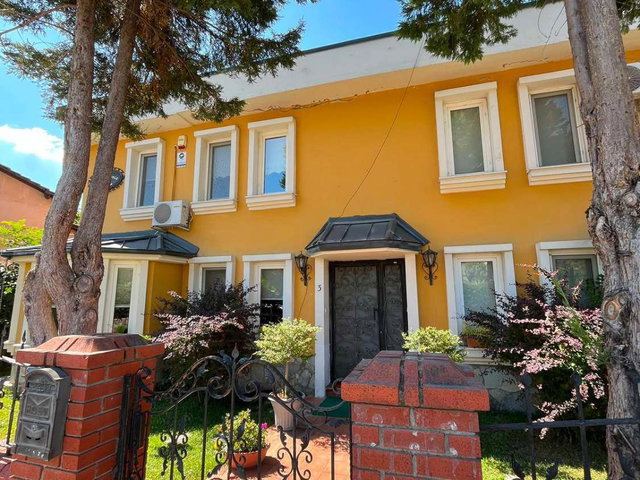 REMAX HÜR FURKAN ATAK'TAN SAPANCA'DA TURİZM BELGELİ IKI VILLA