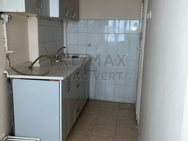 RE/MAX LACİVERT'TEN YUNUSEMRE'DE KİRALIK 2+1 DAİRE