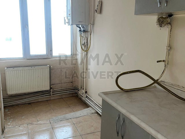 RE/MAX LACİVERT'TEN YUNUSEMRE'DE KİRALIK 2+1 DAİRE