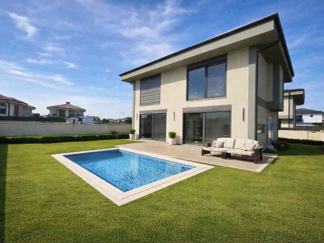 REMAX ANKA'DAN ŞİLE ÇAVUŞ MAH. 450 M2 4+1 MÜSTAKİL SATILIK VİLLA