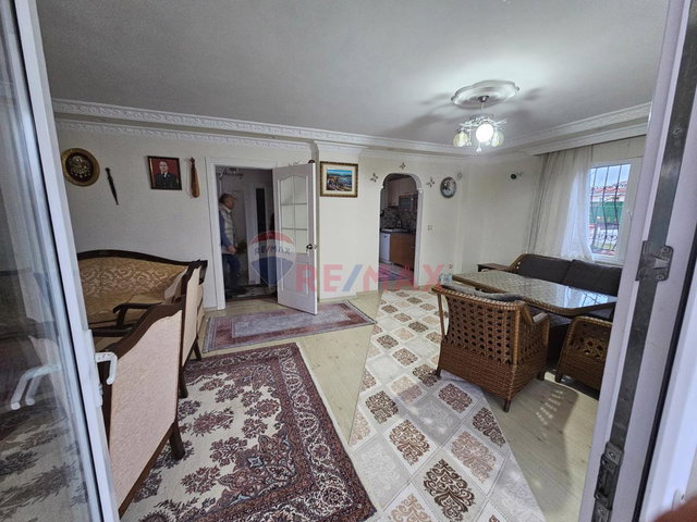 REMAX ANKA'DAN AHMETLİ'DE 430M2 ARSA IÇINDE MÜSTAKİL VİLLA