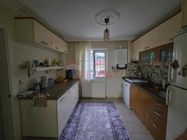 REMAX ANKA'DAN AHMETLİ'DE 430M2 ARSA IÇINDE MÜSTAKİL VİLLA