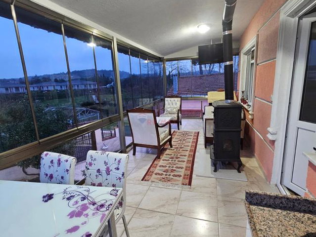 REMAX ANKA'DAN AHMETLİ'DE 430M2 ARSA IÇINDE MÜSTAKİL VİLLA