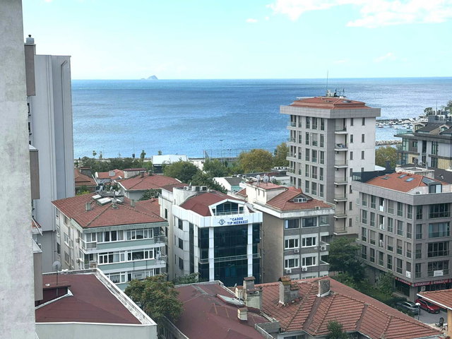 BOSTANCI'DA BAĞDAT CADDESI'NE ILK PARALELDE, 130M2 NET, KATTA TEK, DENIZ MANZARALI 3+1