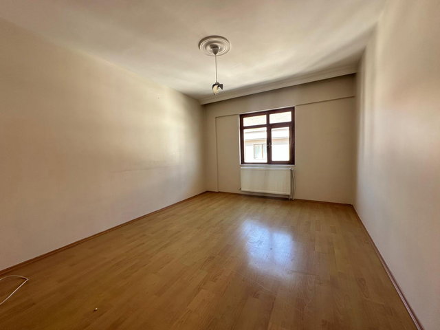 ÖVEÇLER DE 5+1 GENİŞ TERASLI KİRALIK DUBLEKS DAİRE