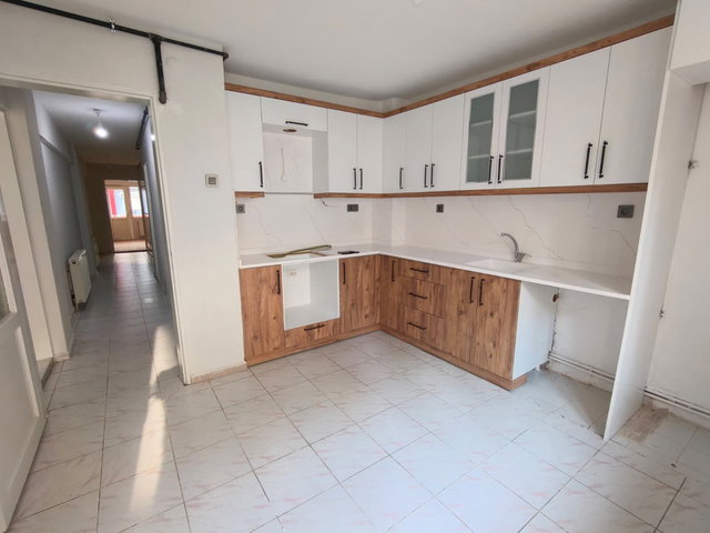 REMAX PİN'DEN AYDIN EFELER ZAFER MAHALLESI’NDE MERKEZI KONUMDA 3+1 KIRALIK DAIRE