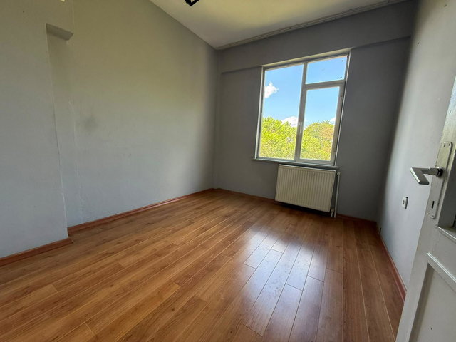 DENİZ MANZARALI MERKEZİ KONUMDA KİRALIK 3+1 DAİRE.