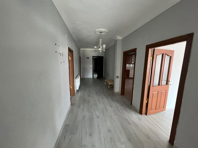 ALACAKAPI MAHALLESİNDE 2+1 GENİŞ KİRALIK DAİRE