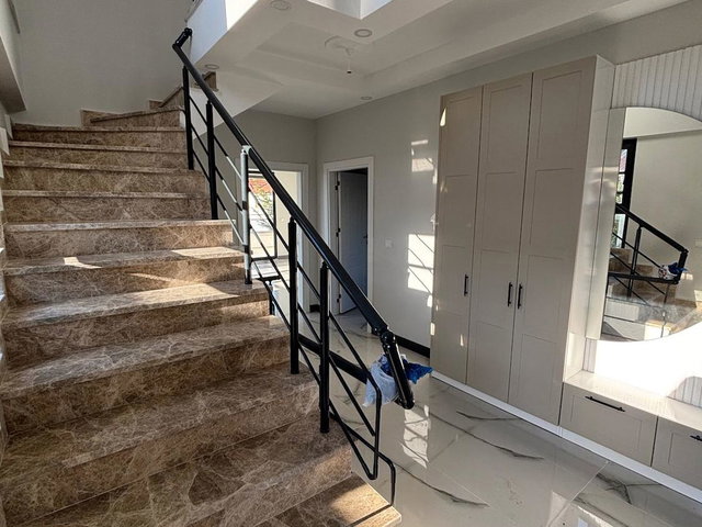 ÇINARCIK ÇALICA KÖYÜN DE FULL KAPANMAZ DENİZ MANZARALI 8+3 LÜKS MÜSTAKİL VİLLA