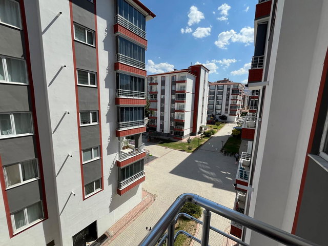 ÇARMUZU DA 3+1 TEMİZ FUL YAPILI DAİRE