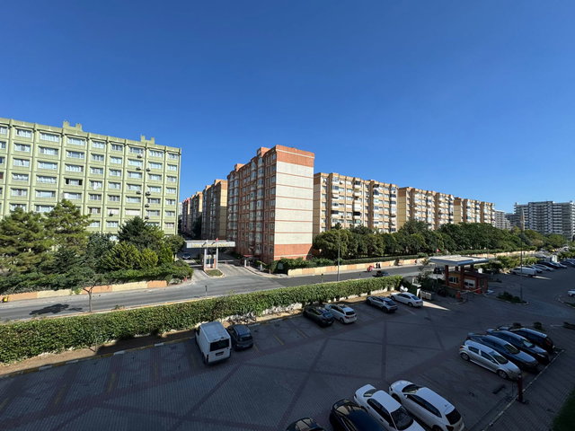 REMAX MAHMUT BEKDEMIR DEN BEYLIKDÜZÜ IHLAS MARMARA EVLERI 2.KISIM 2.ADA IYI KONUMDA 3+1