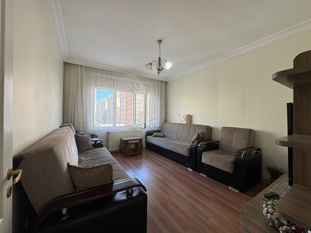 REMAX MAHMUT BEKDEMIR DEN BEYLIKDÜZÜ IHLAS MARMARA EVLERI 2.KISIM 2.ADA IYI KONUMDA 3+1