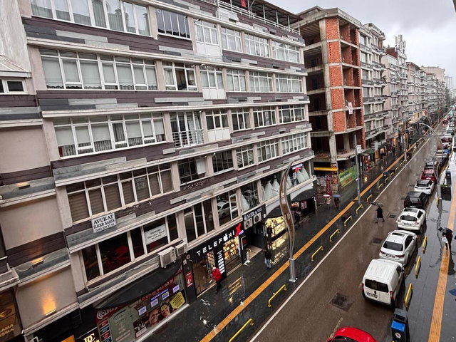 İLKADIM ÇİFTLİK MAH. İSTİKLAL CAD.ÜZERİ SATILIK 3+1 DAİRE