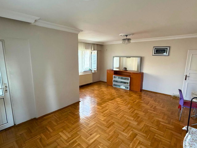 YENİ YAŞAM SİTESİ METROBÜSE 10 DK ARA KAT SATILIK 3+1