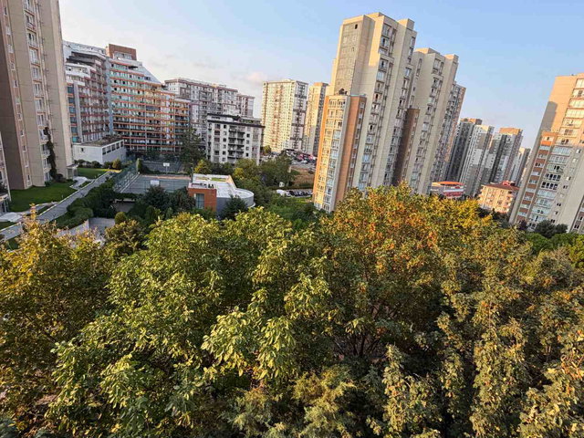 YENİ YAŞAM SİTESİ METROBÜSE 10 DK ARA KAT SATILIK 3+1