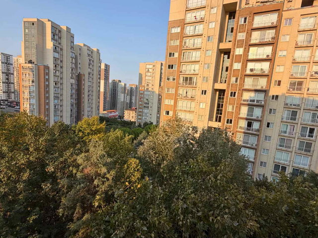 YENİ YAŞAM SİTESİ METROBÜSE 10 DK ARA KAT SATILIK 3+1
