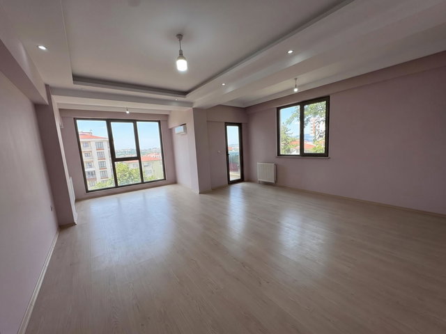 ÜSKÜDAR KÜPLÜCE'DE 2+1  BOĞAZ MANZARALI | ÇİFT BALKONLU KİRALIK DAİRE