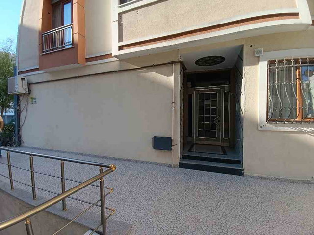 BEYLİKDÜZÜ KAVAKLI AYRI GİRİŞ SATILIK 4+2 DUBLEX DAİRE