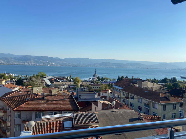 RE/MAX'DEN İZMİT MERKEZDE DENİZ MANZARALI 2+1 SATILIK DAİRE