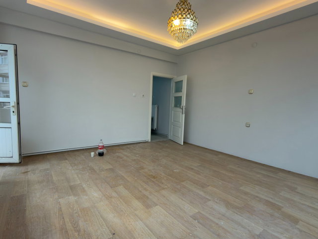 KİRALIK 2+1 DAİRE GAZİ CADDESİNE CEPHE