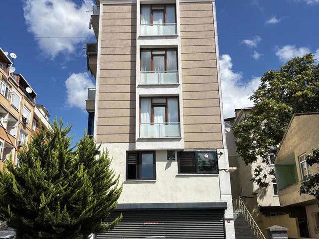 KARTAL CUMHURIYET MAHALLESI BALKONLU ARA KAT SATILIK 3 + 1 DAIRE